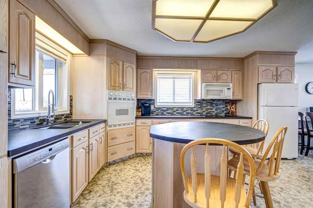 MLS® A2259200 - 4845 50 Avenue  in Kitscoty Kitscoty, Residential