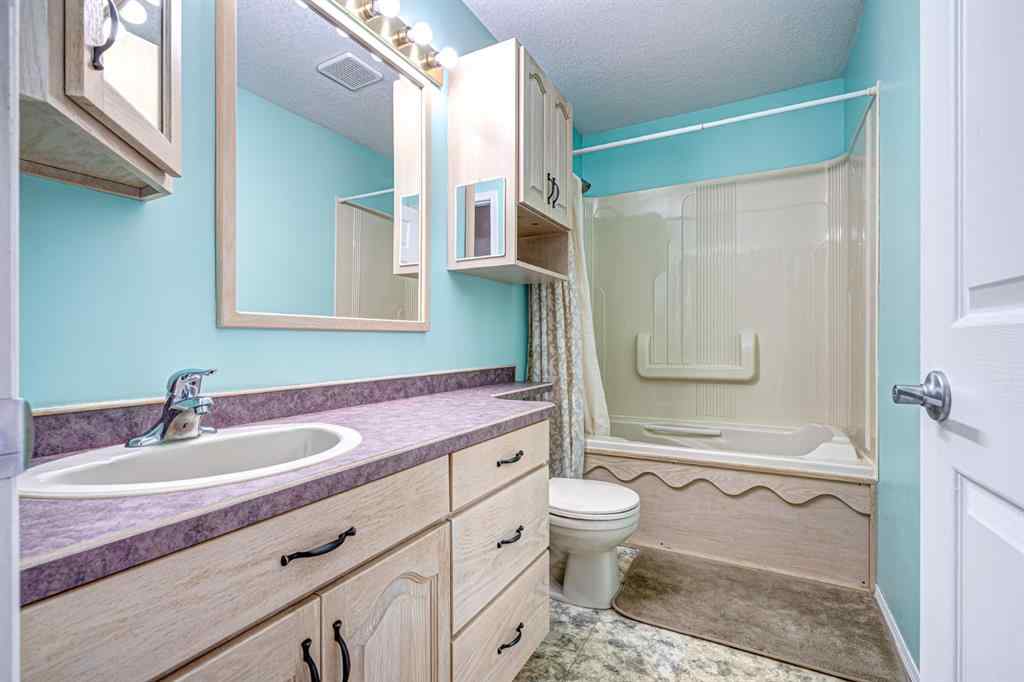 MLS® A2259200 - 4845 50 Avenue  in Kitscoty Kitscoty, Residential