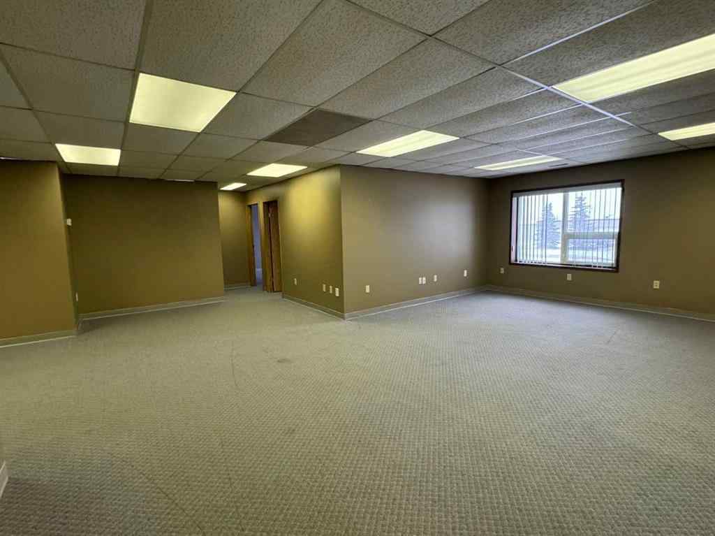 MLS® A2259206 - Unit #Bay 4 5208 62 Street  in Glen E. Neilsen Industrial Park Lloydminster, Commercial