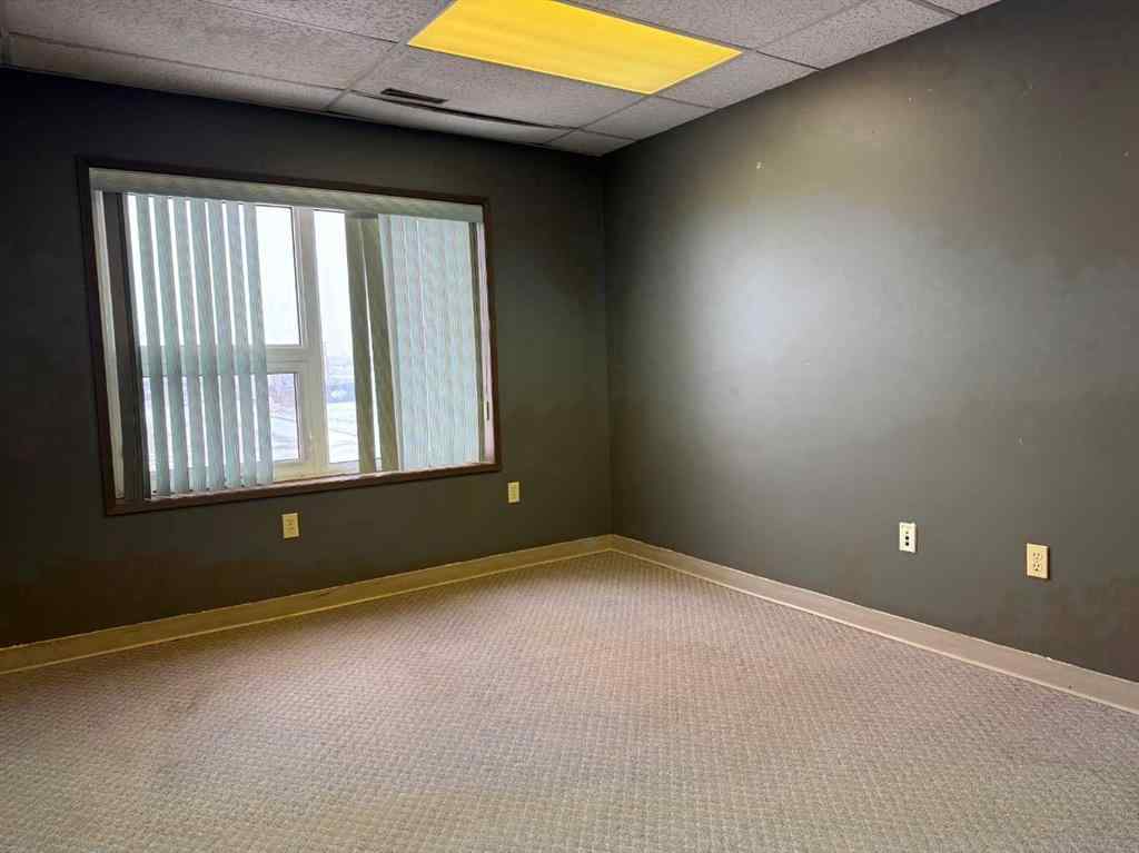 MLS® A2259206 - Unit #Bay 4 5208 62 Street  in Glen E. Neilsen Industrial Park Lloydminster, Commercial