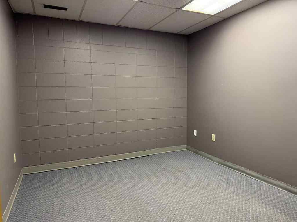 MLS® A2259206 - Unit #Bay 4 5208 62 Street  in Glen E. Neilsen Industrial Park Lloydminster, Commercial