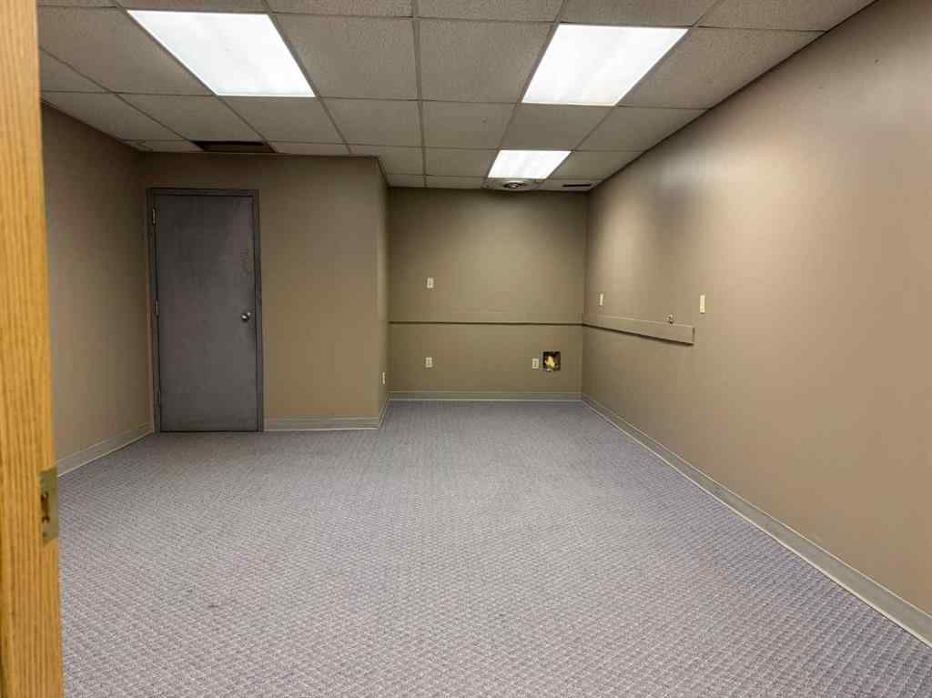 MLS® A2259206 - Unit #Bay 4 5208 62 Street  in Glen E. Neilsen Industrial Park Lloydminster, Commercial