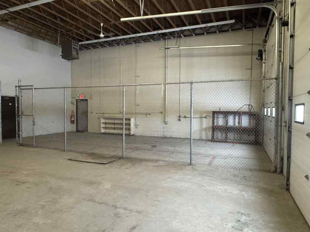 MLS® A2259206 - Unit #Bay 4 5208 62 Street  in Glen E. Neilsen Industrial Park Lloydminster, Commercial