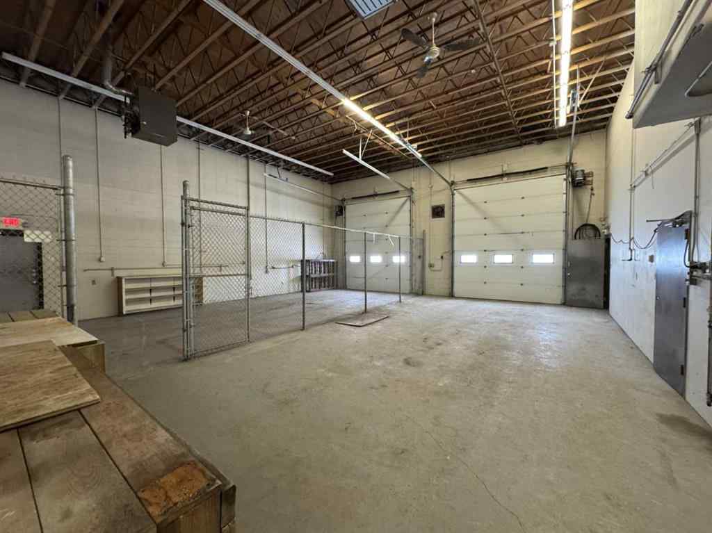 MLS® A2259206 - Unit #Bay 4 5208 62 Street  in Glen E. Neilsen Industrial Park Lloydminster, Commercial