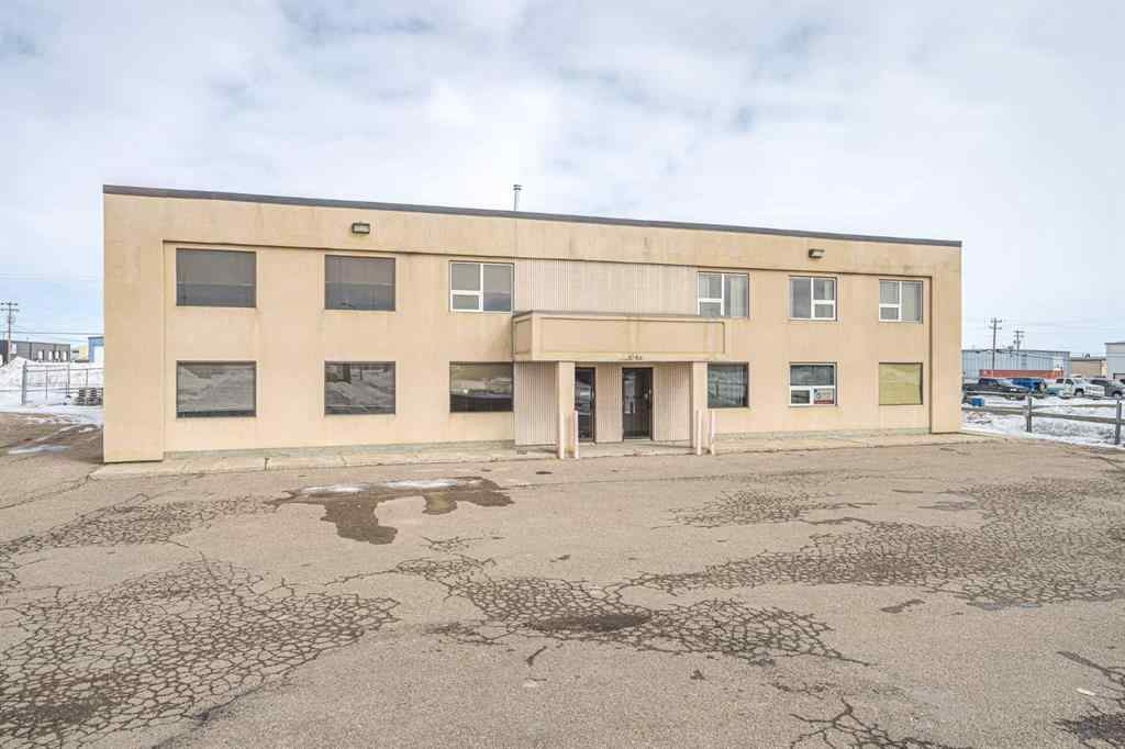 MLS® A2259206 - Unit #Bay 4 5208 62 Street  in Glen E. Neilsen Industrial Park Lloydminster, Commercial