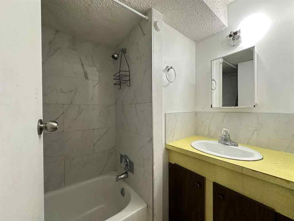 MLS® A2259210 - 121 Huntford Close NE in Huntington Hills Calgary, Residential