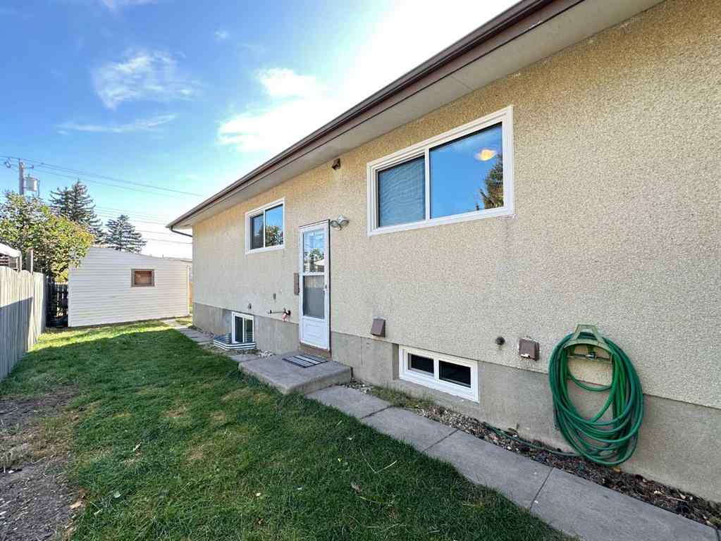 MLS® A2259210 - 121 Huntford Close NE in Huntington Hills Calgary, Residential