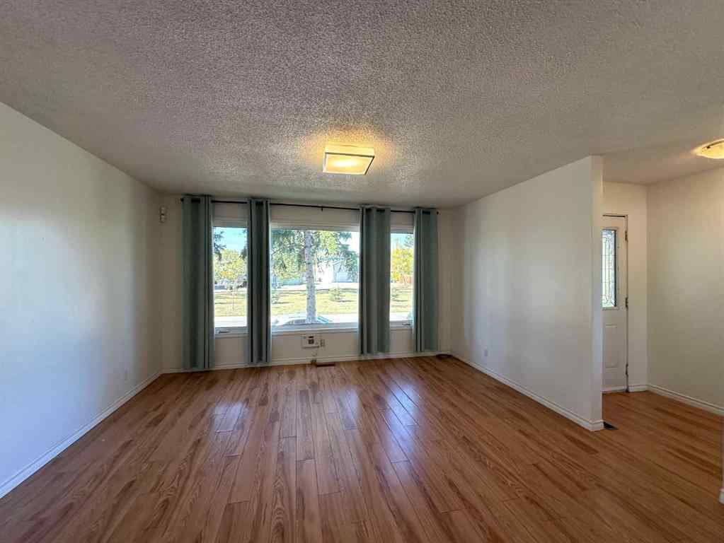 MLS® A2259210 - 121 Huntford Close NE in Huntington Hills Calgary, Residential