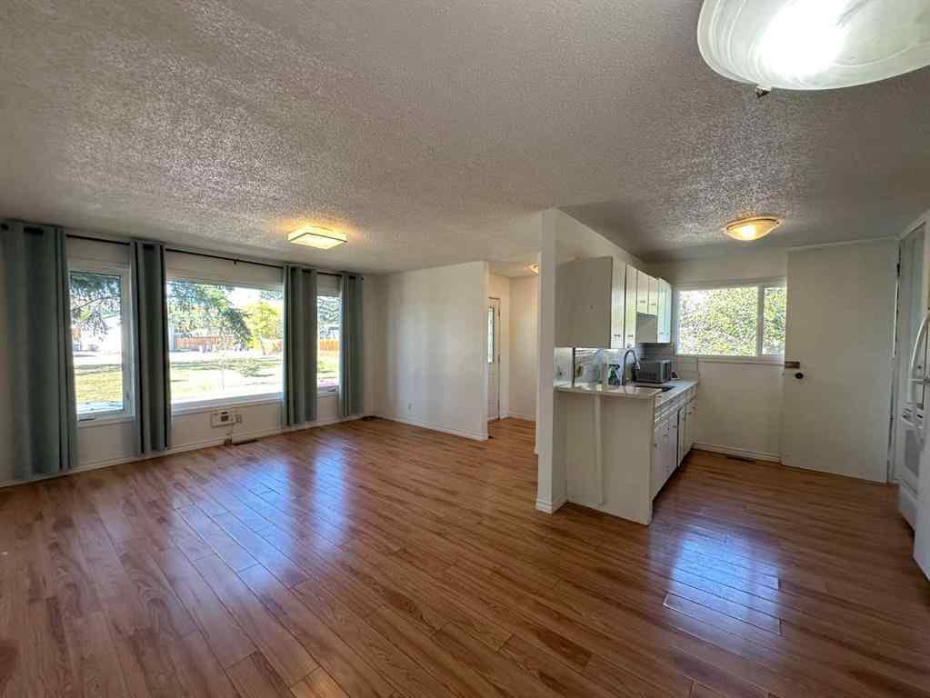 MLS® A2259210 - 121 Huntford Close NE in Huntington Hills Calgary, Residential