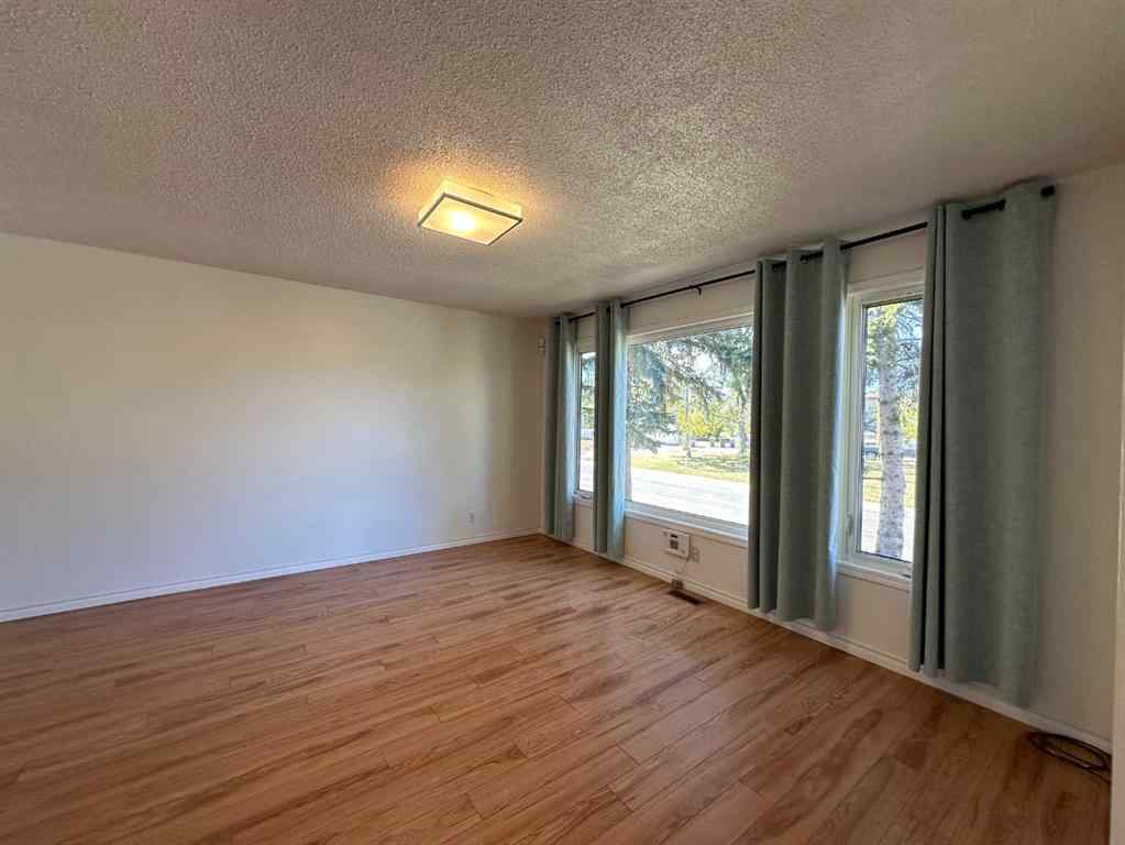 MLS® A2259210 - 121 Huntford Close NE in Huntington Hills Calgary, Residential