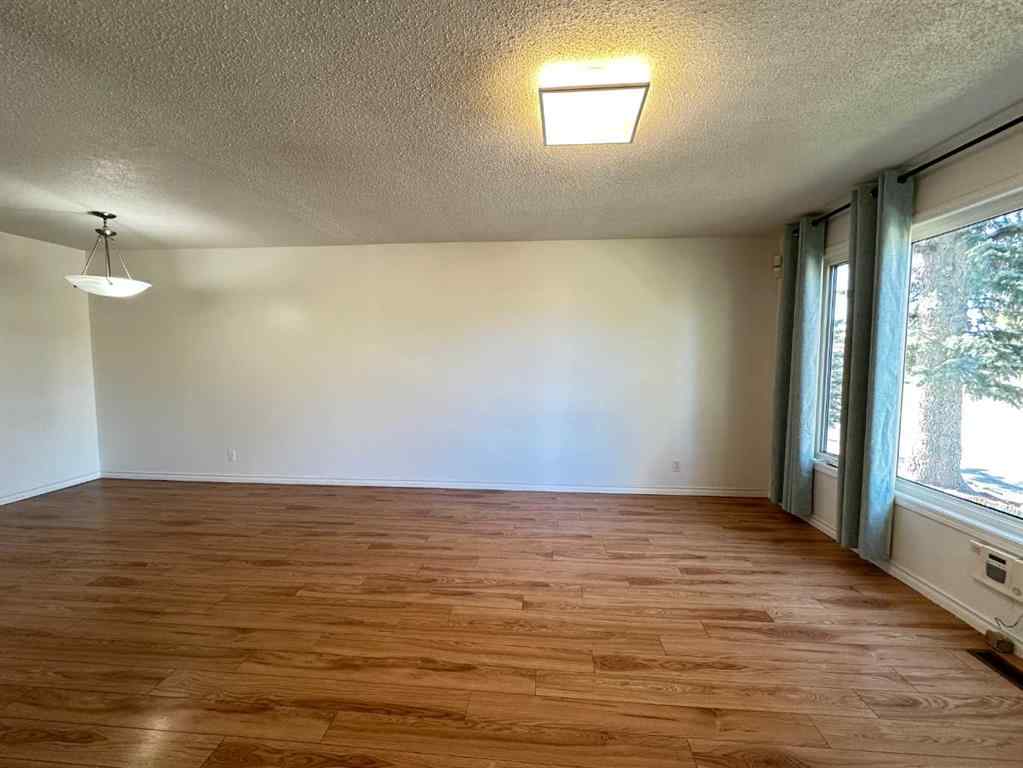 MLS® A2259210 - 121 Huntford Close NE in Huntington Hills Calgary, Residential