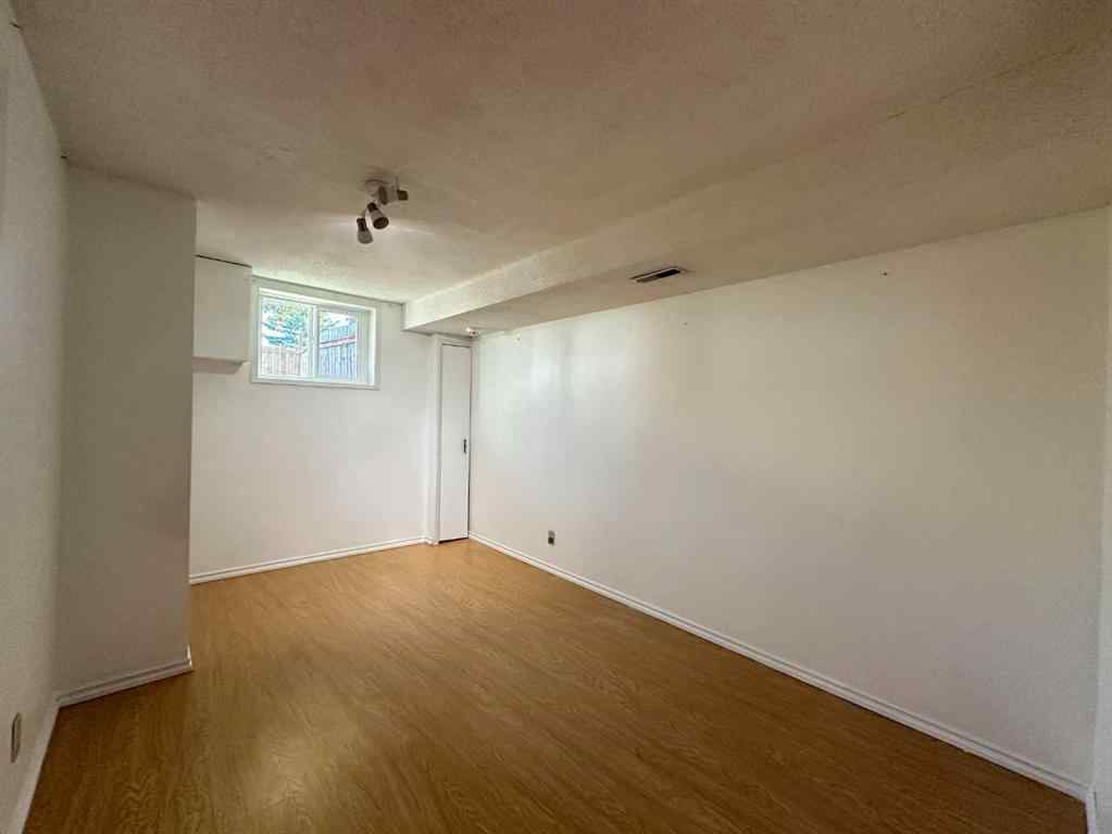 MLS® A2259210 - 121 Huntford Close NE in Huntington Hills Calgary, Residential