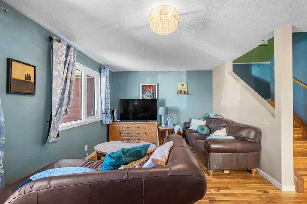 MLS® A2259240 - 62 Fonda Crescent SE in Forest Heights Calgary, Residential