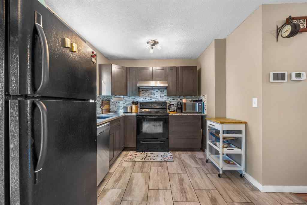 MLS® A2259240 - 62 Fonda Crescent SE in Forest Heights Calgary, Residential