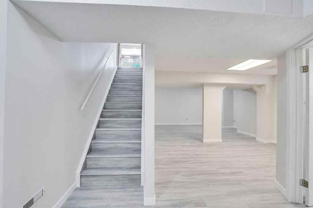 MLS® A2259251 - 82 Edgevalley Close NW in Edgemont Calgary, Residential