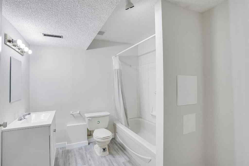 MLS® A2259251 - 82 Edgevalley Close NW in Edgemont Calgary, Residential