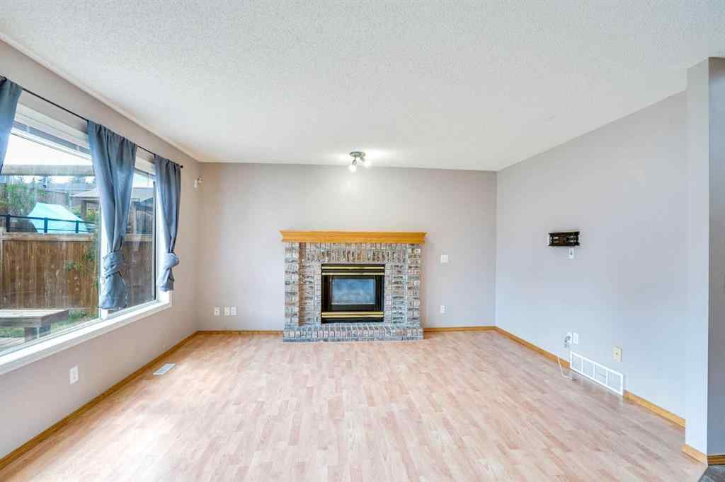 MLS® A2259251 - 82 Edgevalley Close NW in Edgemont Calgary, Residential