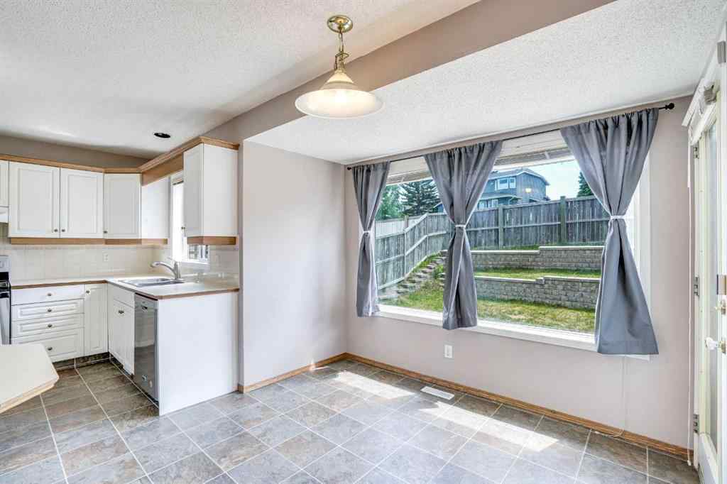 MLS® A2259251 - 82 Edgevalley Close NW in Edgemont Calgary, Residential