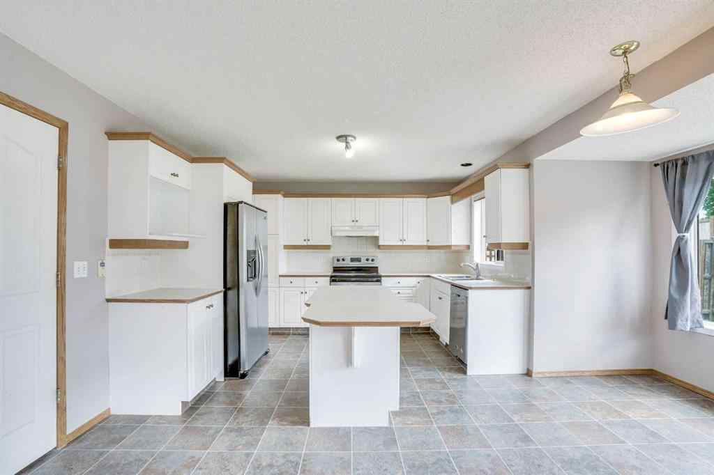 MLS® A2259251 - 82 Edgevalley Close NW in Edgemont Calgary, Residential