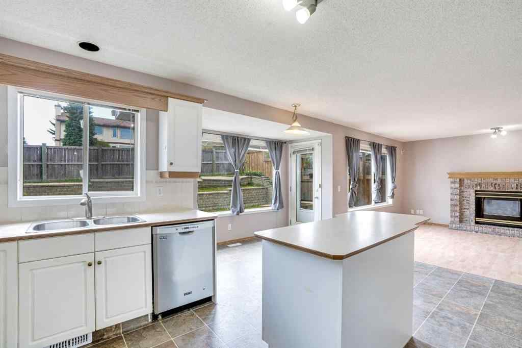 MLS® A2259251 - 82 Edgevalley Close NW in Edgemont Calgary, Residential