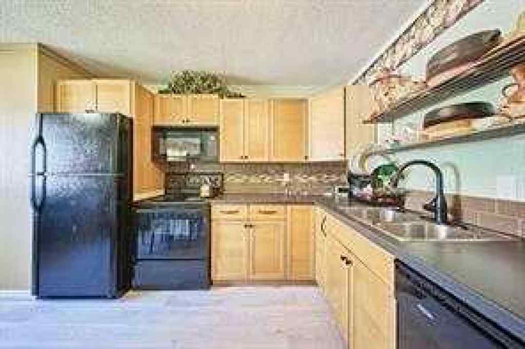 MLS® A2259256 - 47 Doverglen Crescent SE in Dover Calgary, Residential