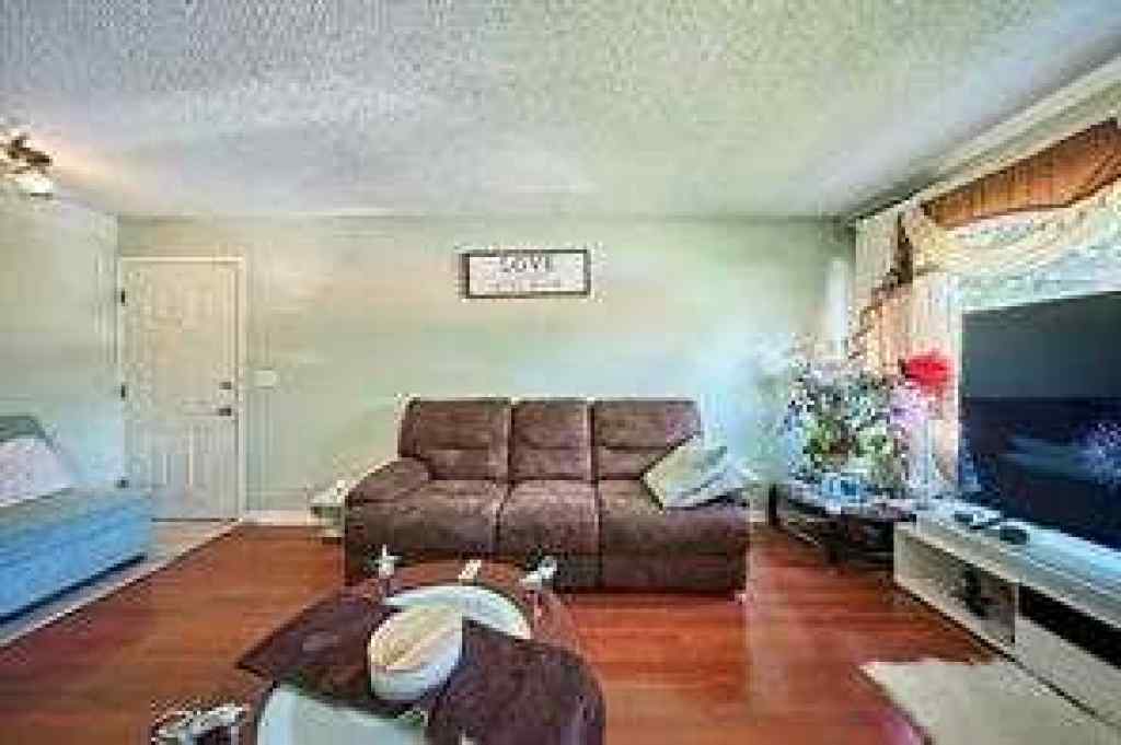 MLS® A2259256 - 47 Doverglen Crescent SE in Dover Calgary, Residential