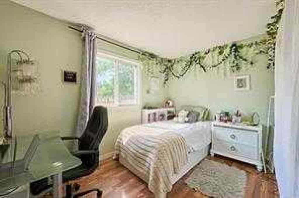 MLS® A2259256 - 47 Doverglen Crescent SE in Dover Calgary, Residential