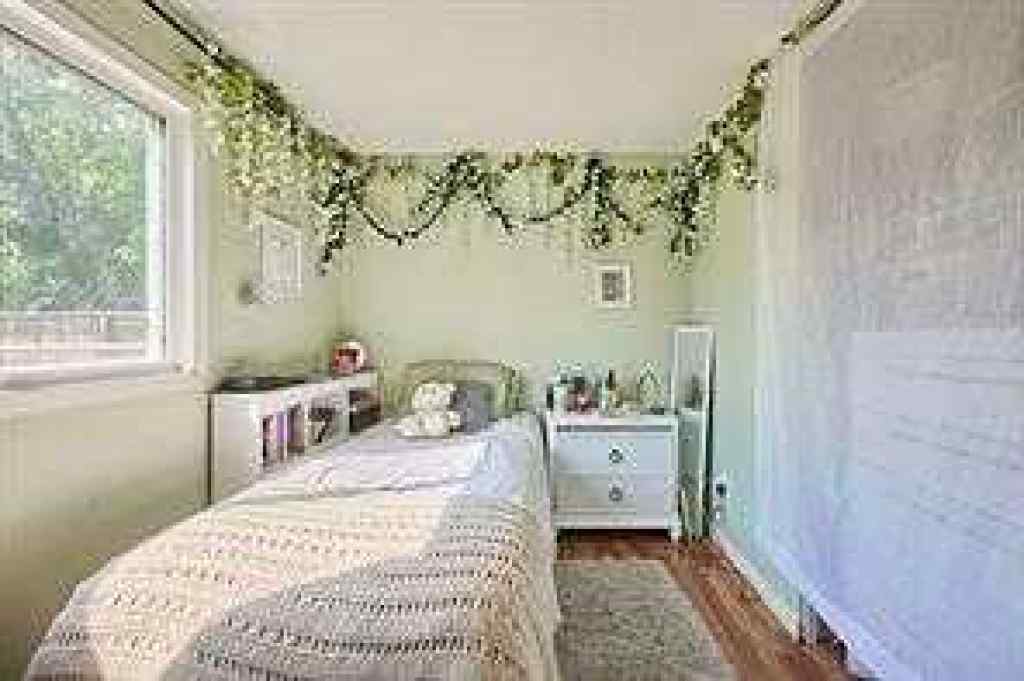 MLS® A2259256 - 47 Doverglen Crescent SE in Dover Calgary, Residential