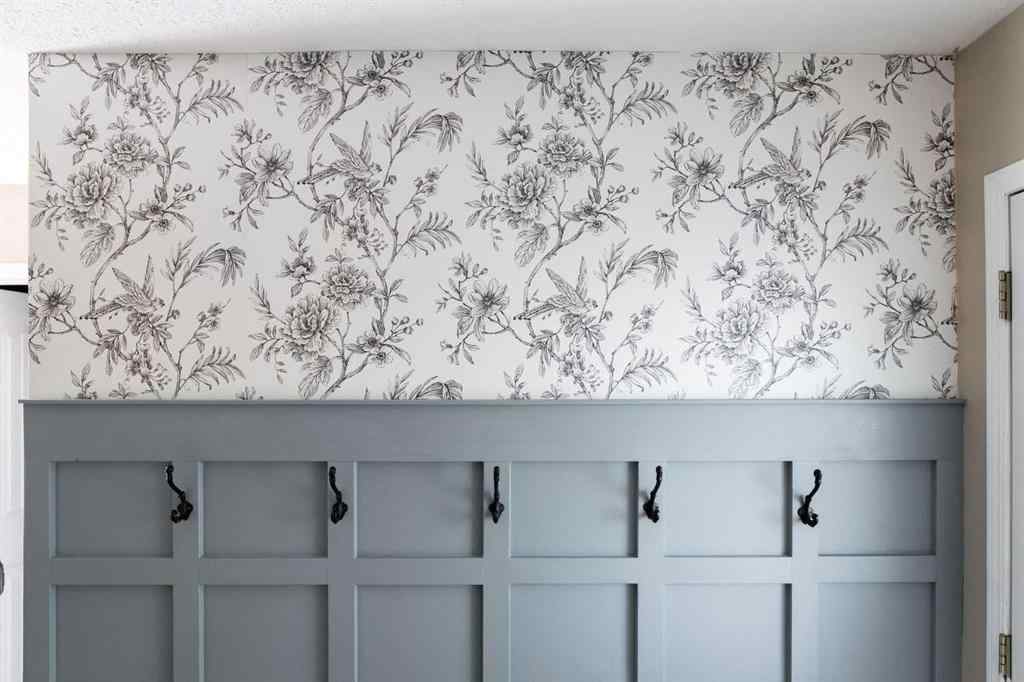 MLS® A2259262 - Unit #12 567 Edmonton Trail NE in Edmonton Trail Airdrie, Residential