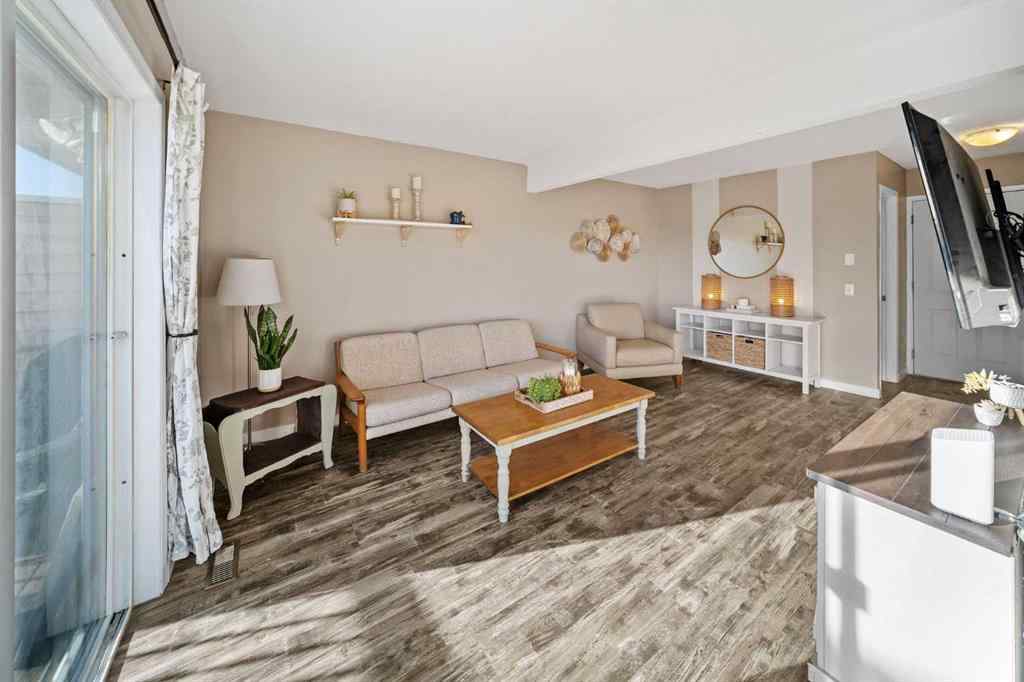 MLS® A2259262 - Unit #12 567 Edmonton Trail NE in Edmonton Trail Airdrie, Residential