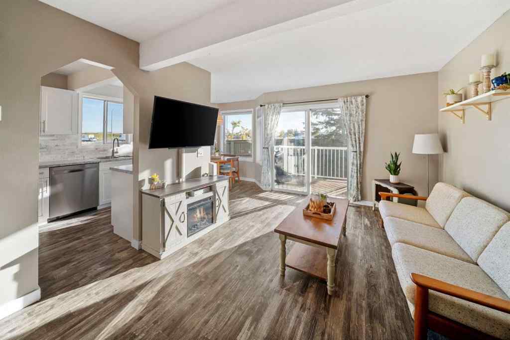 MLS® A2259262 - Unit #12 567 Edmonton Trail NE in Edmonton Trail Airdrie, Residential