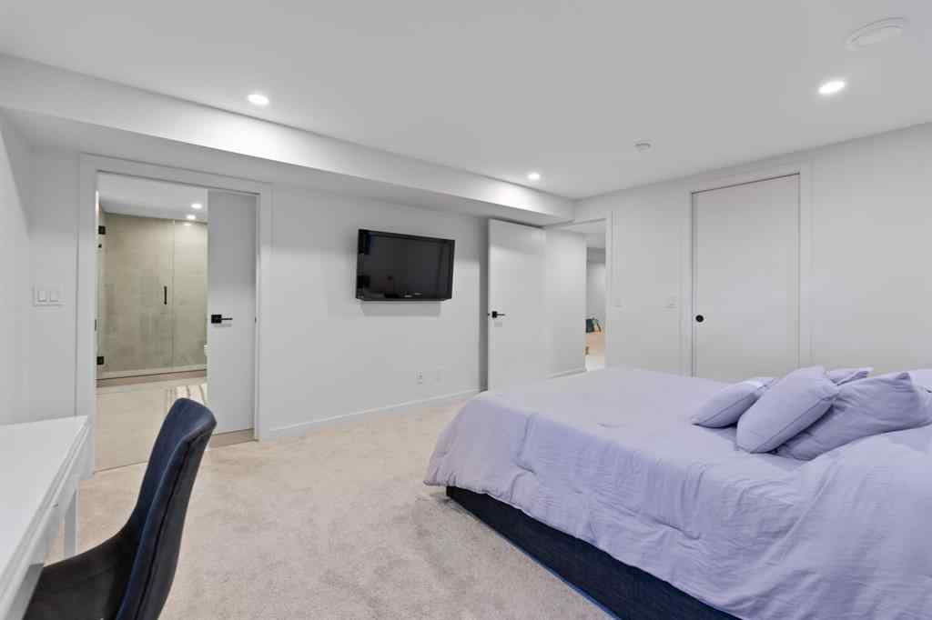 MLS® A2259267 - 6432 Laurentian Way SW in North Glenmore Park Calgary, Residential