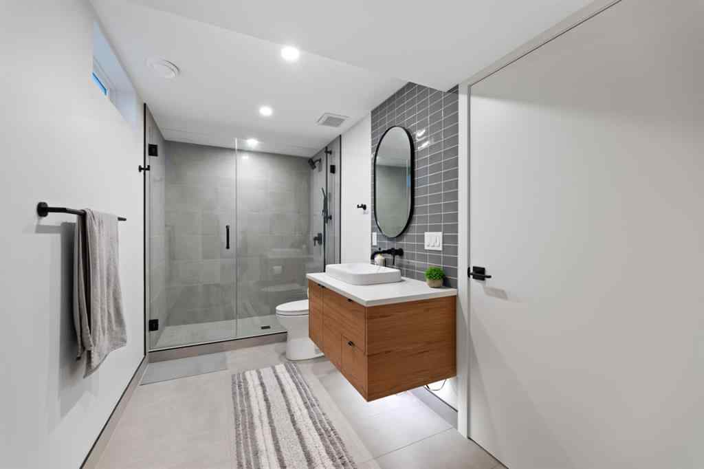 MLS® A2259267 - 6432 Laurentian Way SW in North Glenmore Park Calgary, Residential