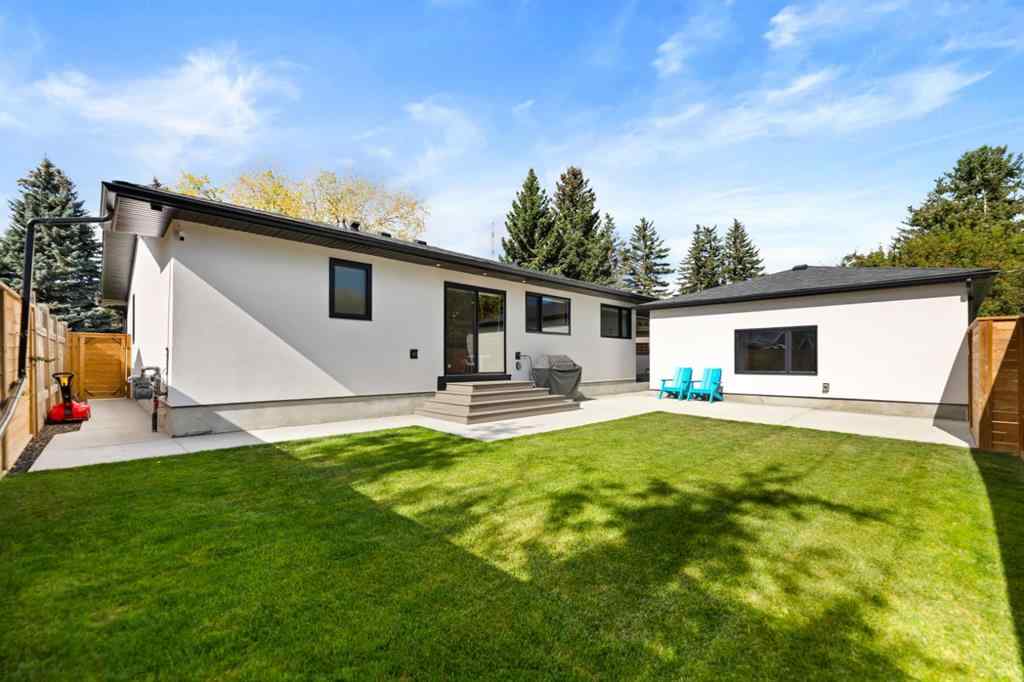 MLS® A2259267 - 6432 Laurentian Way SW in North Glenmore Park Calgary, Residential