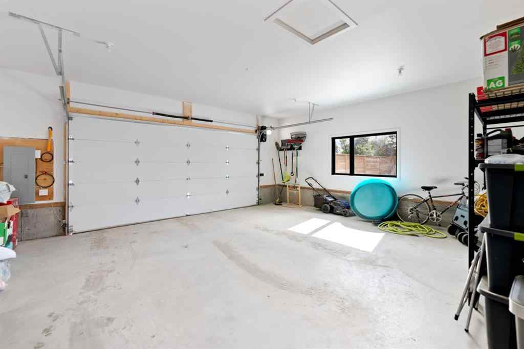 MLS® A2259267 - 6432 Laurentian Way SW in North Glenmore Park Calgary, Residential