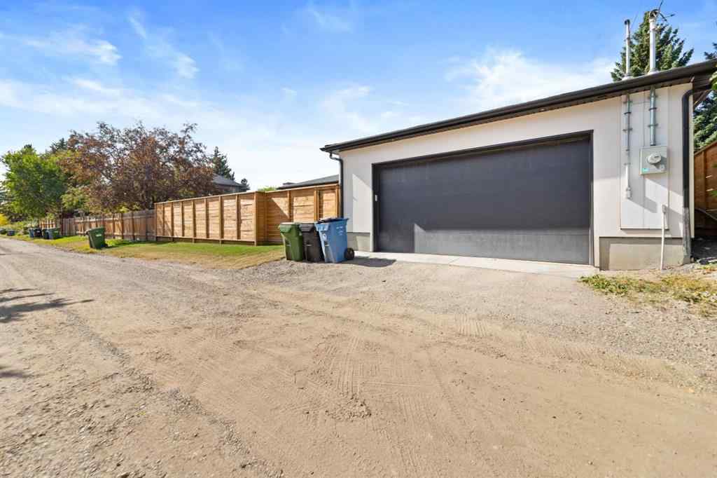 MLS® A2259267 - 6432 Laurentian Way SW in North Glenmore Park Calgary, Residential