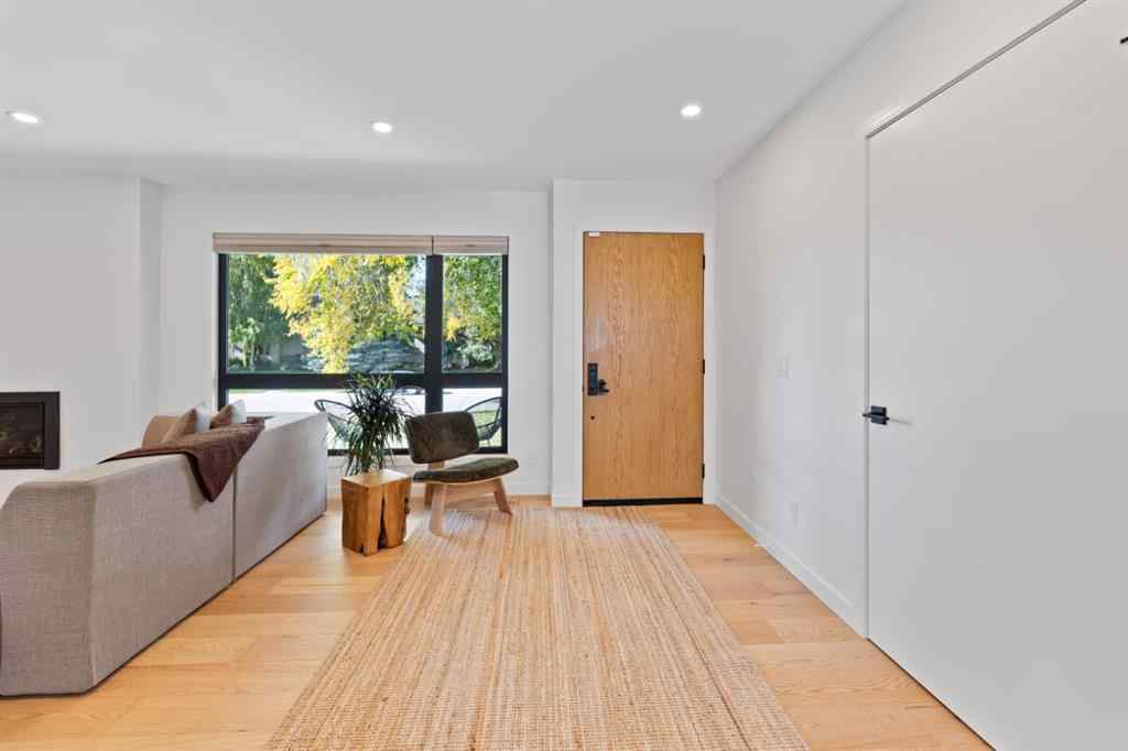 MLS® A2259267 - 6432 Laurentian Way SW in North Glenmore Park Calgary, Residential