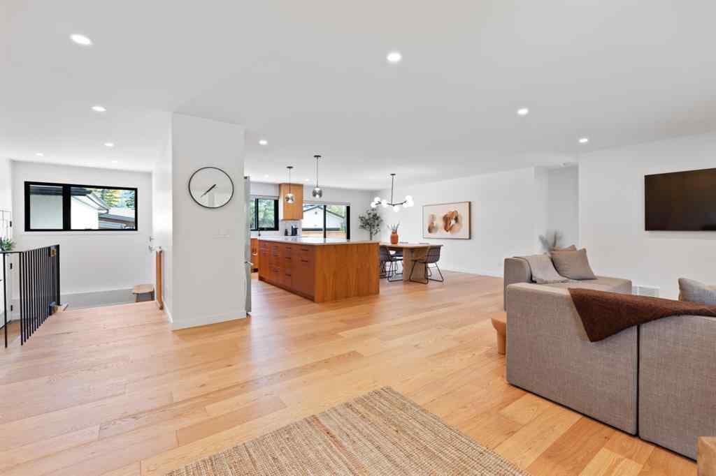 MLS® A2259267 - 6432 Laurentian Way SW in North Glenmore Park Calgary, Residential