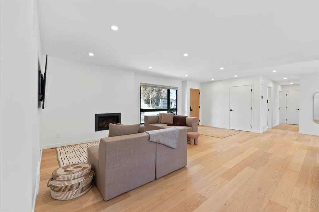 MLS® A2259267 - 6432 Laurentian Way SW in North Glenmore Park Calgary, Residential