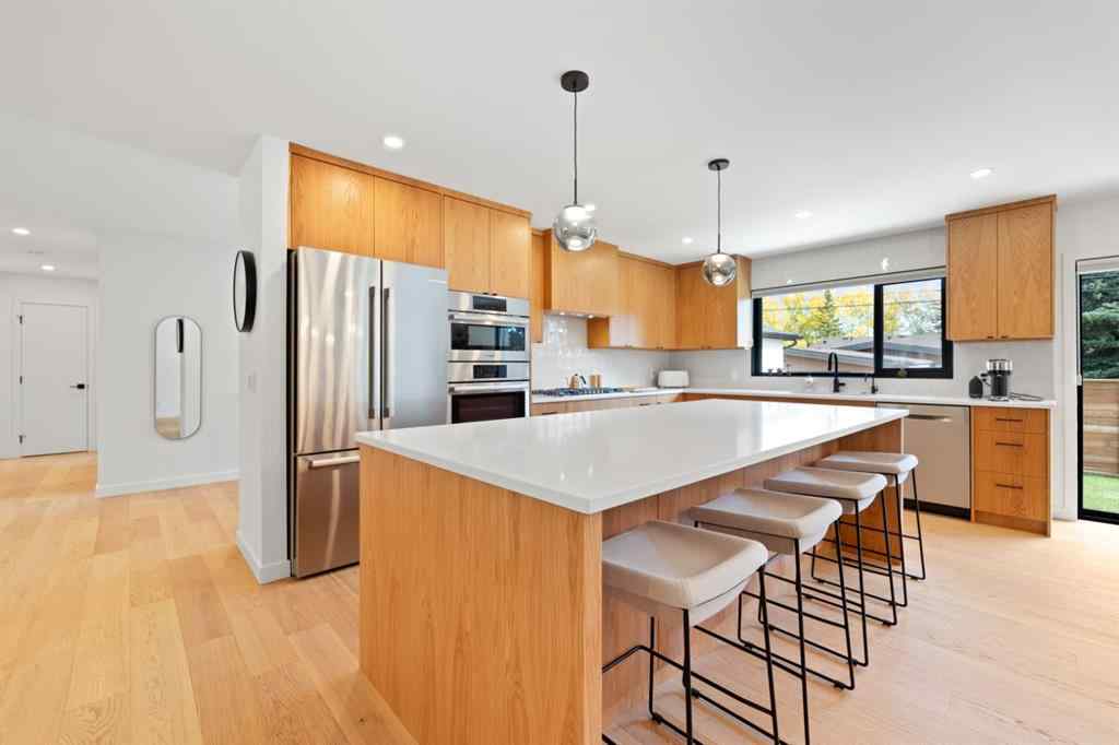 MLS® A2259267 - 6432 Laurentian Way SW in North Glenmore Park Calgary, Residential