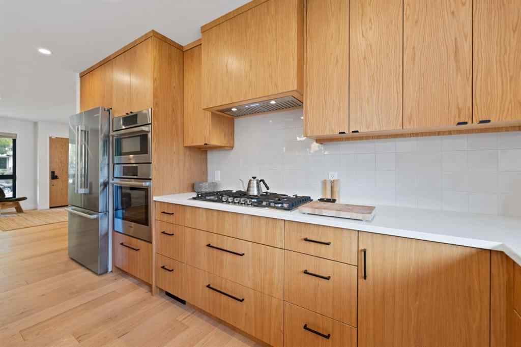 MLS® A2259267 - 6432 Laurentian Way SW in North Glenmore Park Calgary, Residential