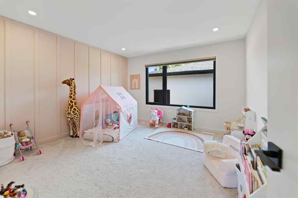 MLS® A2259267 - 6432 Laurentian Way SW in North Glenmore Park Calgary, Residential