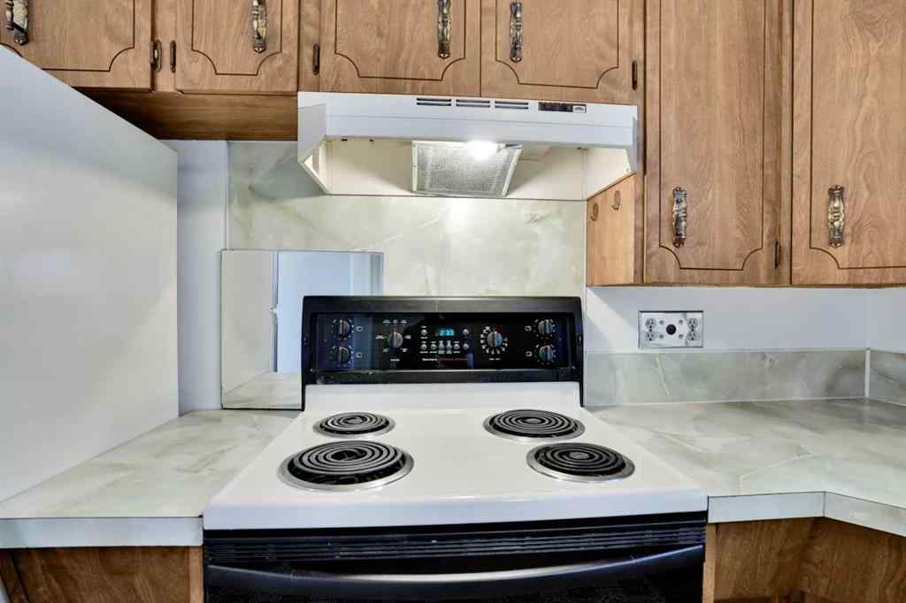 MLS® A2259273 - 924 Mayland Drive NE in Mayland Heights Calgary, Residential