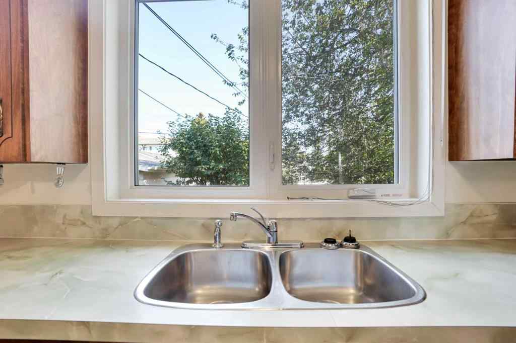 MLS® A2259273 - 924 Mayland Drive NE in Mayland Heights Calgary, Residential