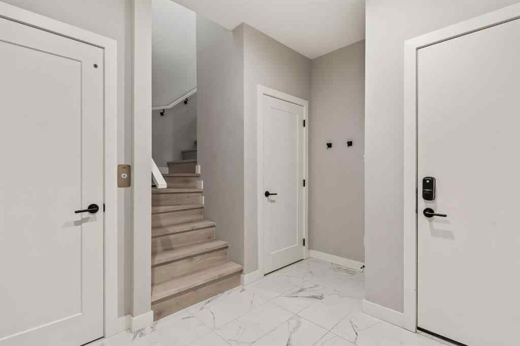 MLS® A2259282 - 3048 85 Street SW in Springbank Hill Calgary, Residential