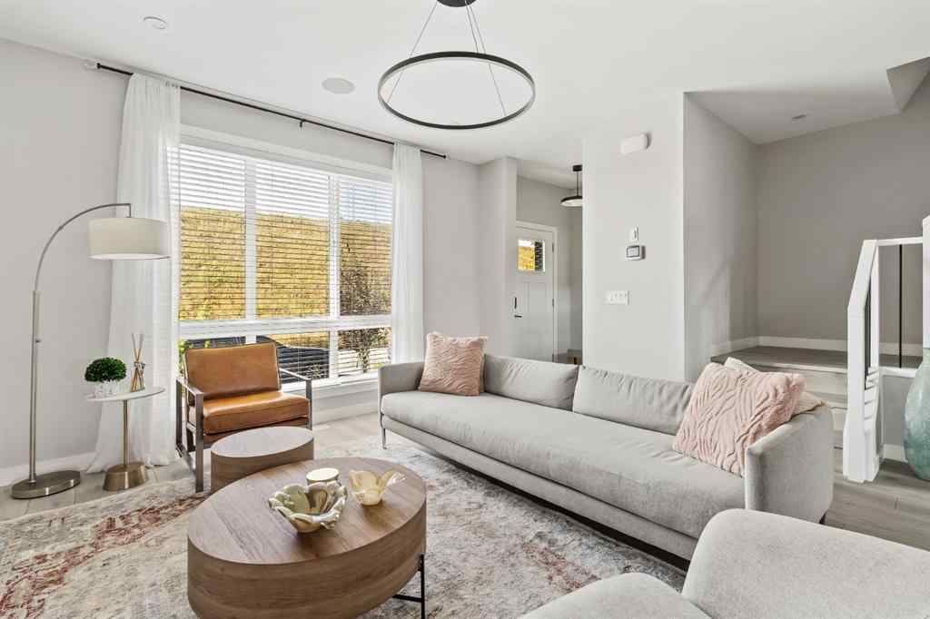 MLS® A2259282 - 3048 85 Street SW in Springbank Hill Calgary, Residential