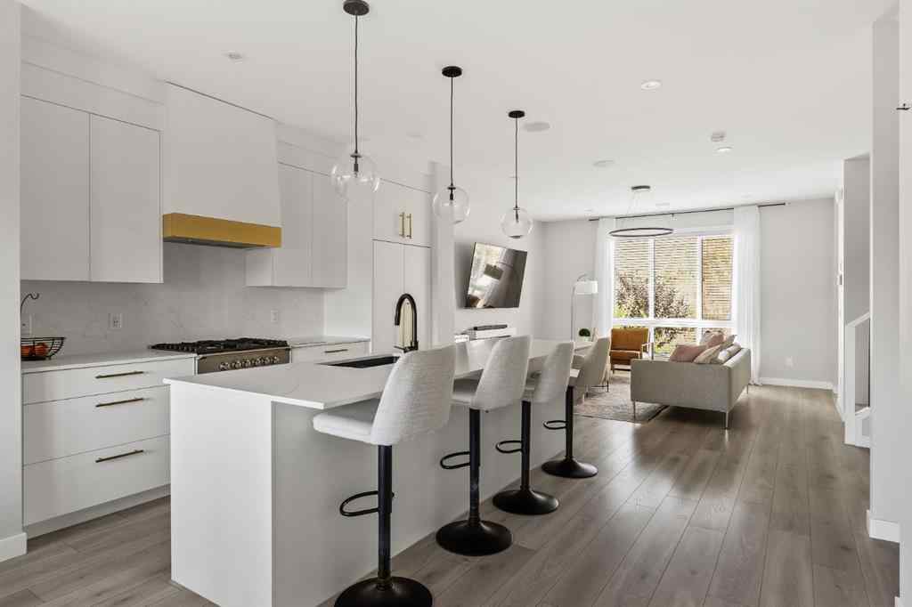 MLS® A2259282 - 3048 85 Street SW in Springbank Hill Calgary, Residential