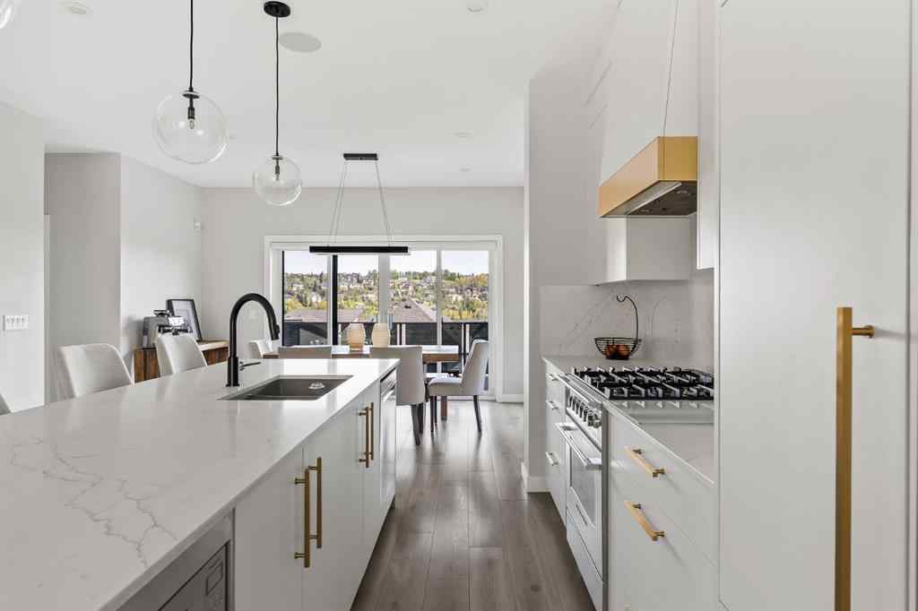 MLS® A2259282 - 3048 85 Street SW in Springbank Hill Calgary, Residential