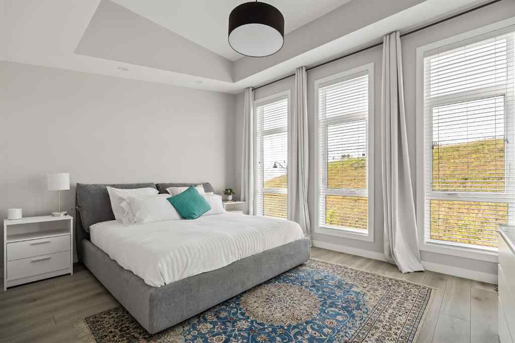 MLS® A2259282 - 3048 85 Street SW in Springbank Hill Calgary, Residential