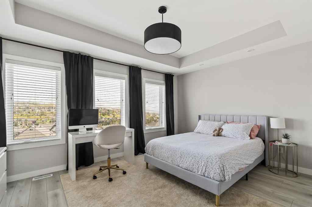 MLS® A2259282 - 3048 85 Street SW in Springbank Hill Calgary, Residential